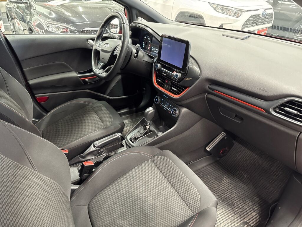 Ford Fiesta 2018 Punainen