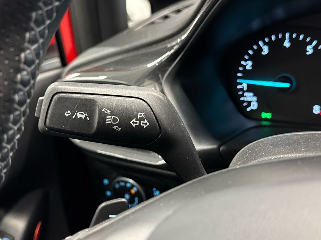 Ford Fiesta 2018 Punainen