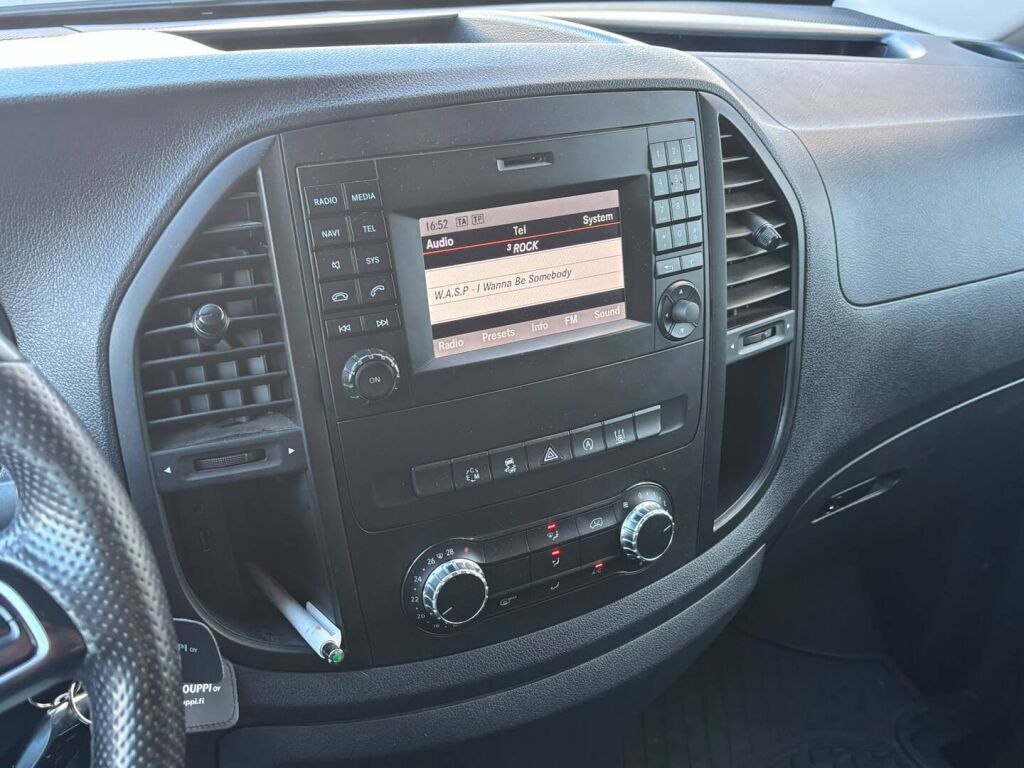 Mercedes-Benz Vito 2018 Musta
