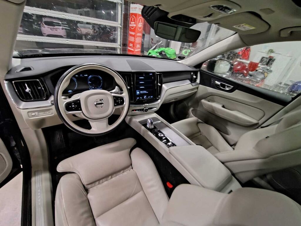 Volvo XC60 2018 Harmaa