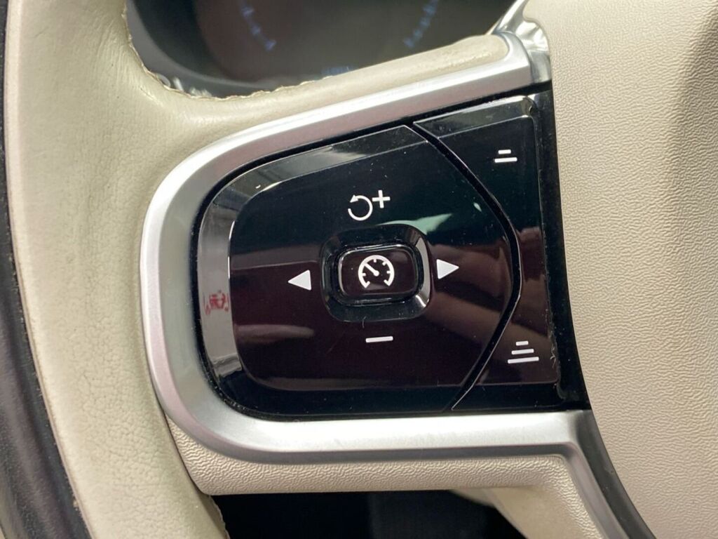 Volvo XC60 2018 Harmaa