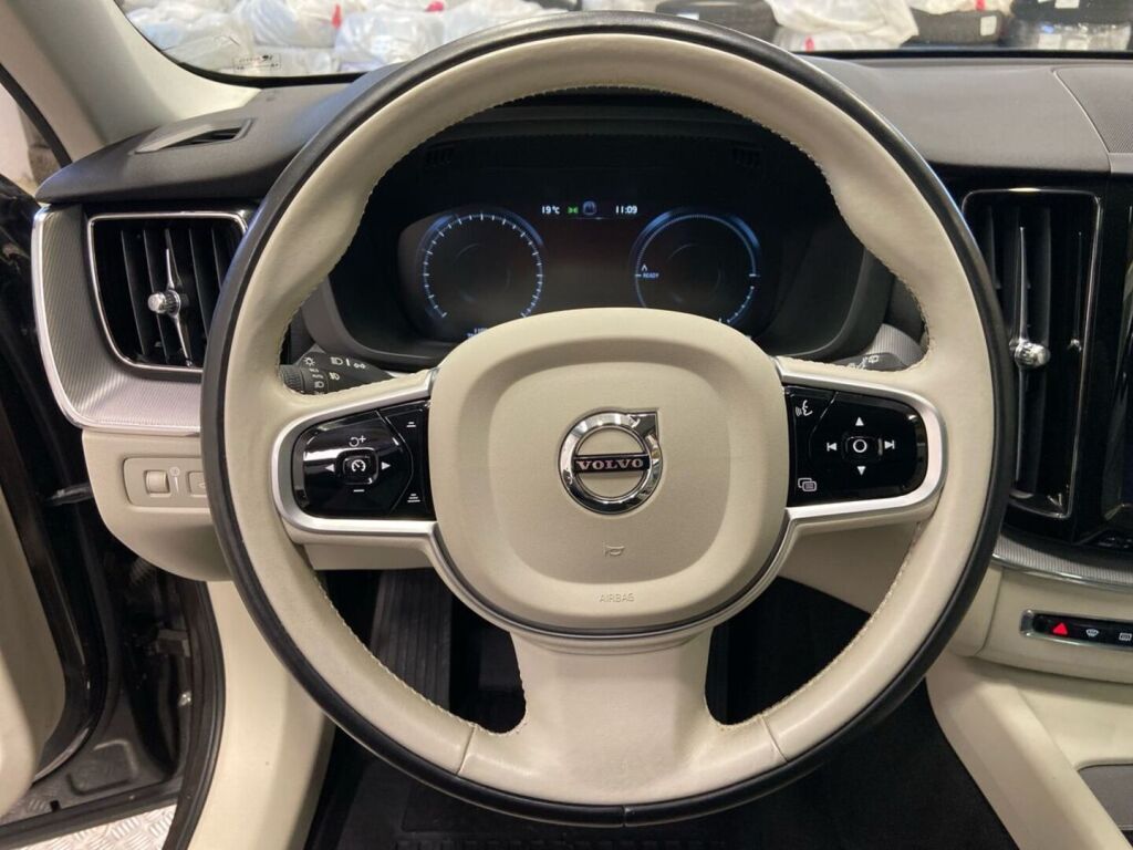 Volvo XC60 2018 Harmaa