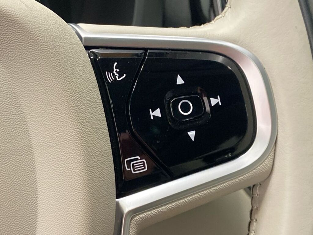 Volvo XC60 2018 Harmaa