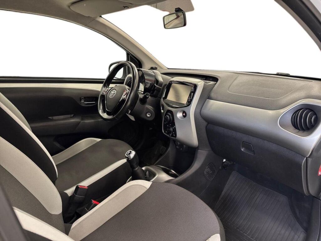 Toyota AYGO 2018 Valkoinen