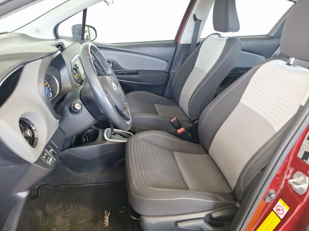 Toyota Yaris 2018 Punainen