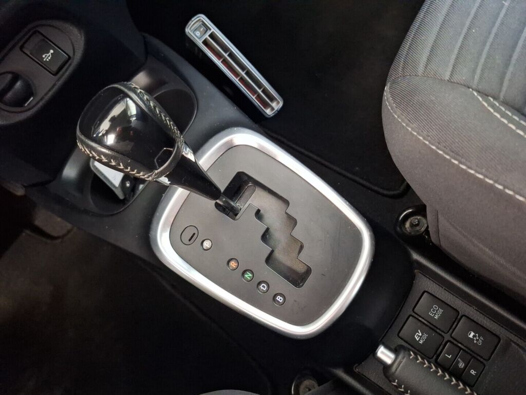 Toyota Yaris 2018 Punainen