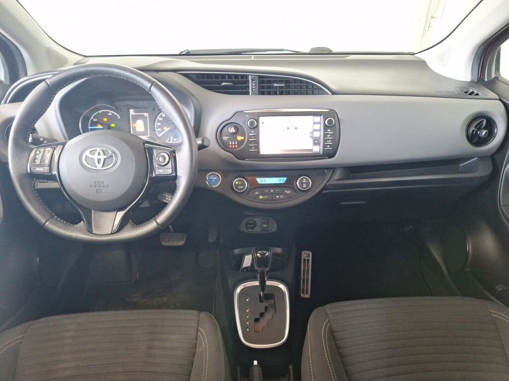 Toyota Yaris 2018 Punainen