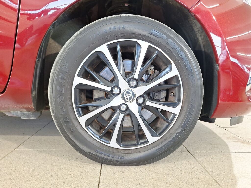Toyota Yaris 2018 Punainen