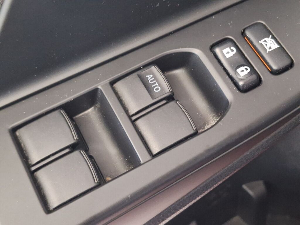 Toyota Yaris 2018 Punainen