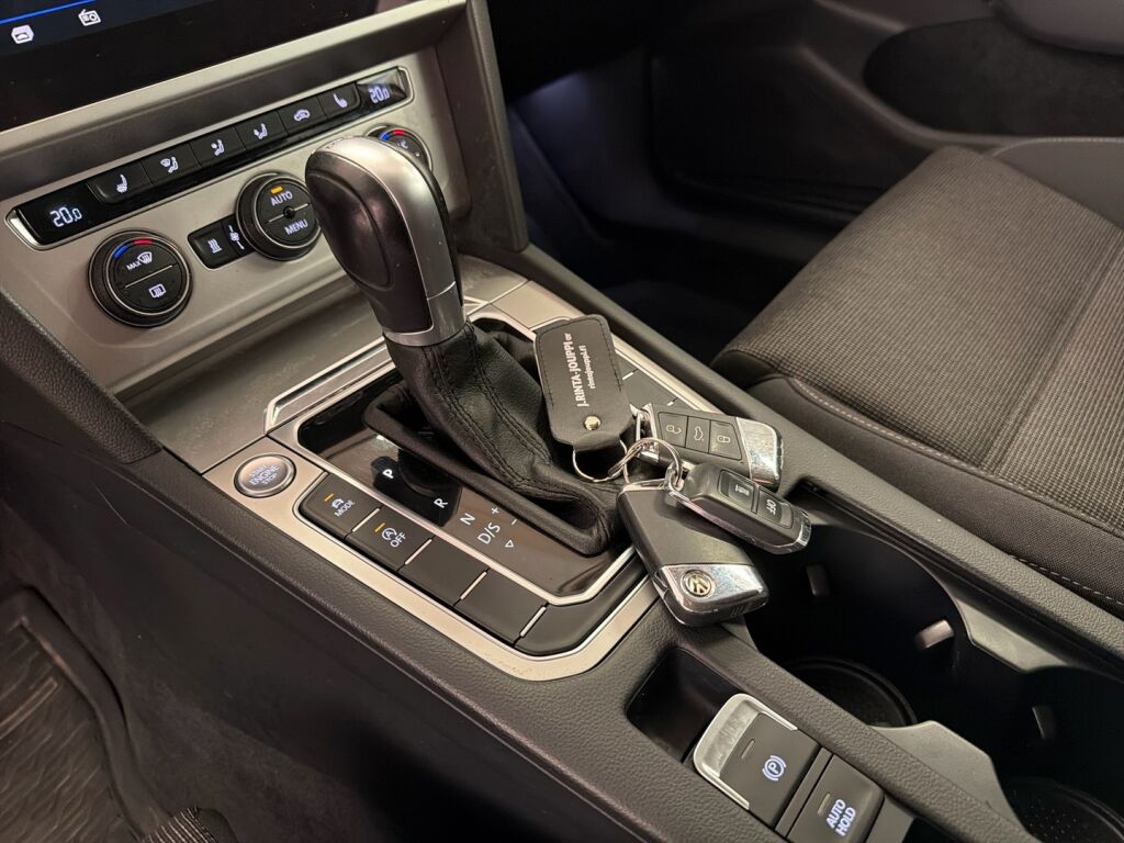Volkswagen Passat 2018 Harmaa