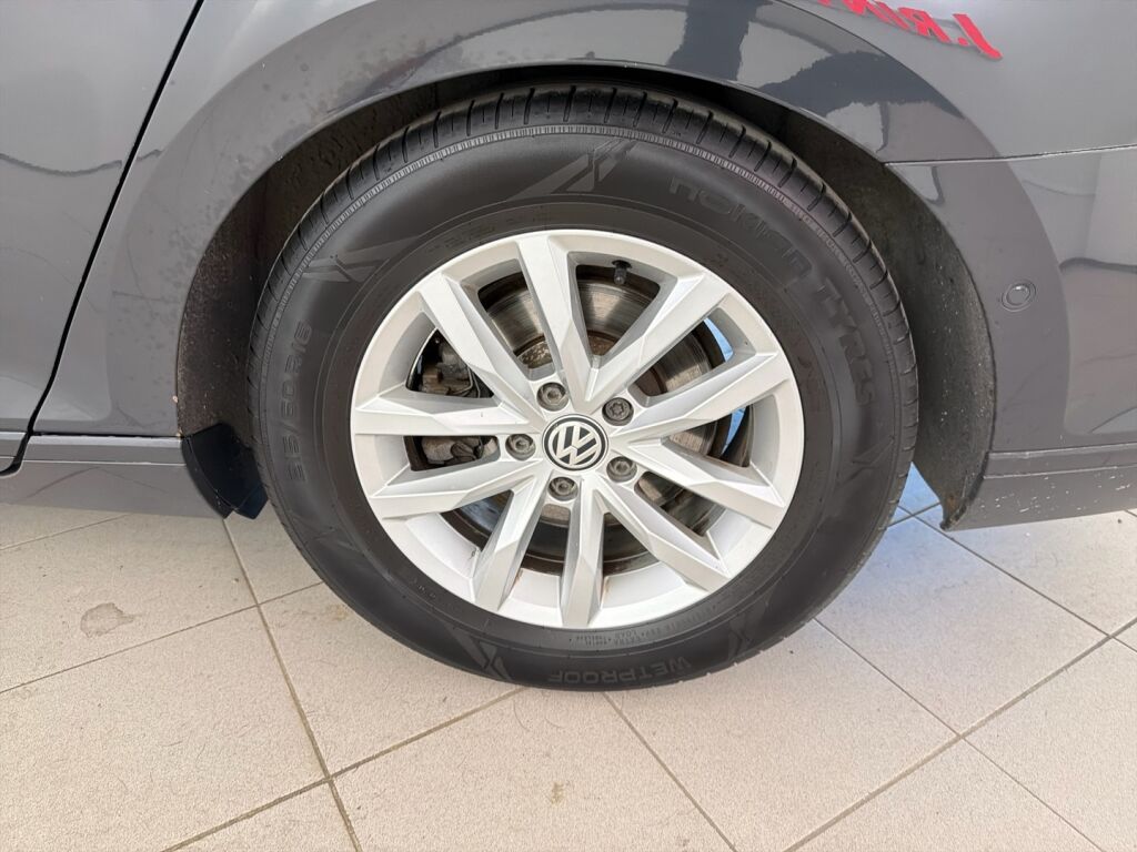 Volkswagen Passat 2018 Harmaa