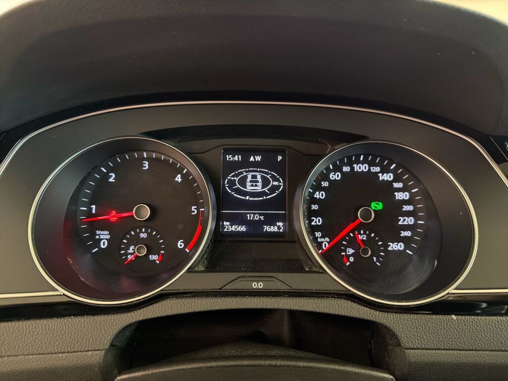 Volkswagen Passat 2018 Harmaa