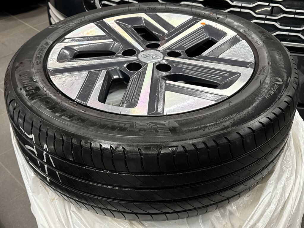 Hyundai KONA 2021 Harmaa