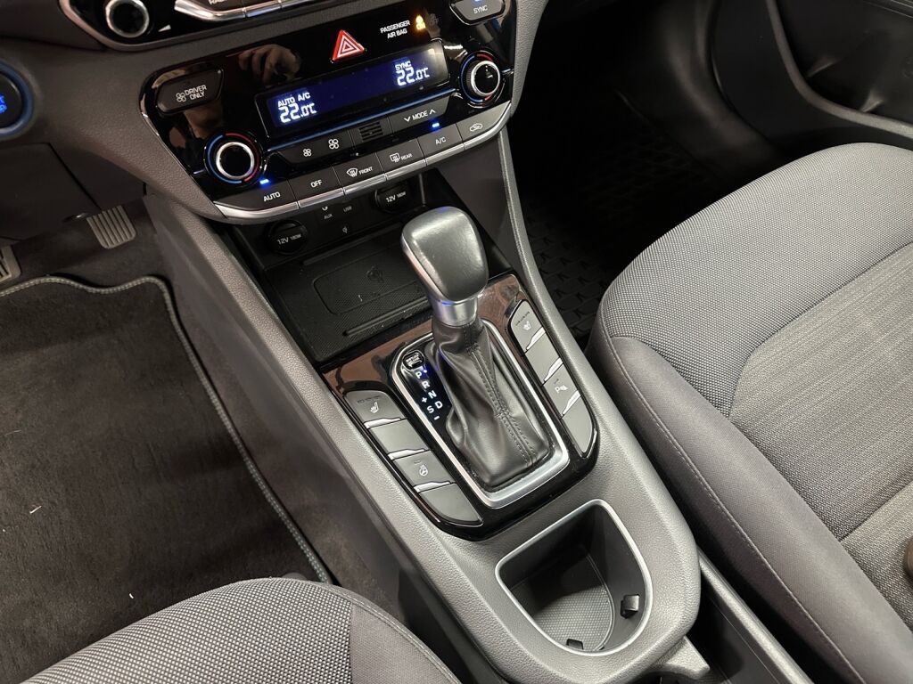 Hyundai IONIQ hybrid 2018 Sininen