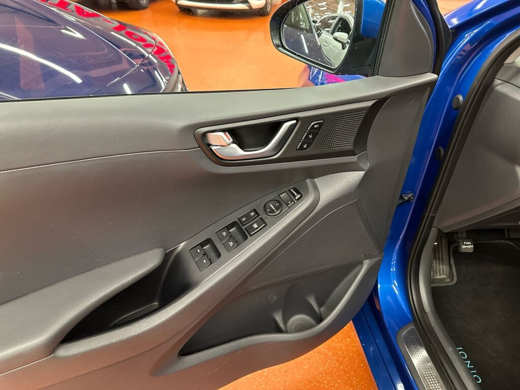 Hyundai IONIQ hybrid 2018 Sininen