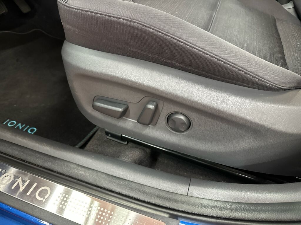 Hyundai IONIQ hybrid 2018 Sininen