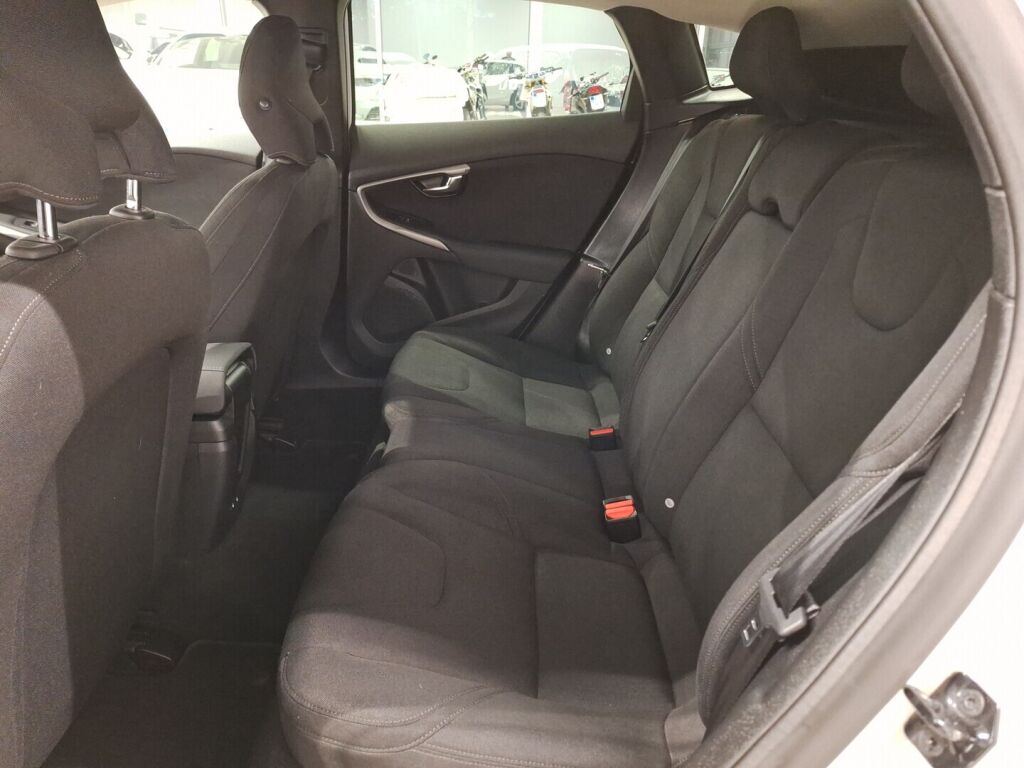 Volvo V40 2012 Valkoinen