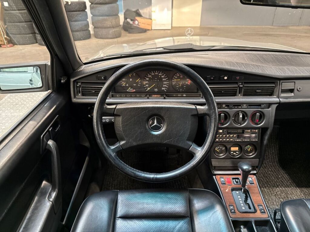 Mercedes-Benz 190 1986 Harmaa