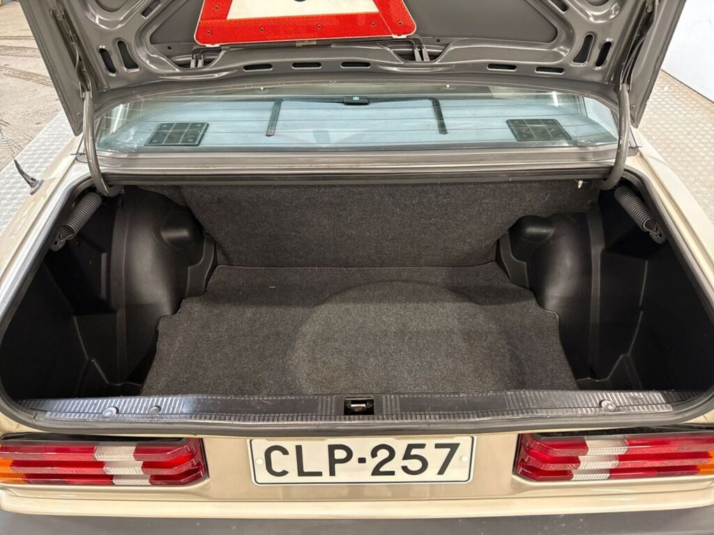 Mercedes-Benz 190 1986 Harmaa