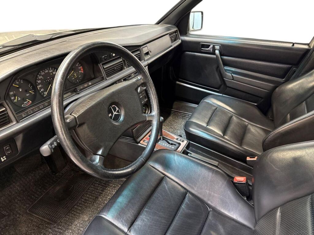 Mercedes-Benz 190 1986 Harmaa