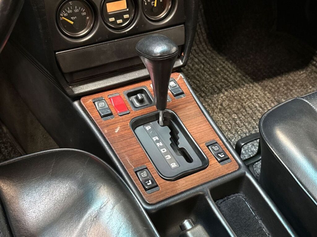 Mercedes-Benz 190 1986 Harmaa