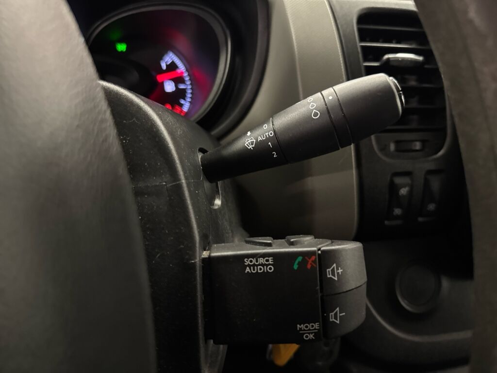 Renault Trafic 2018 Valkoinen