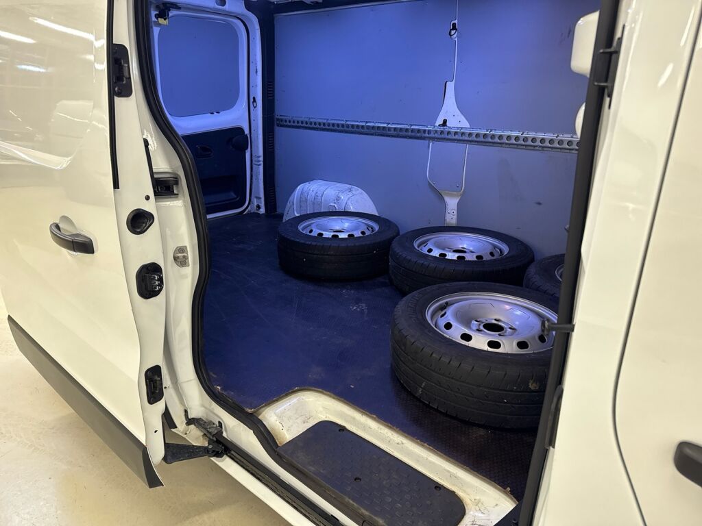 Renault Trafic 2018 Valkoinen