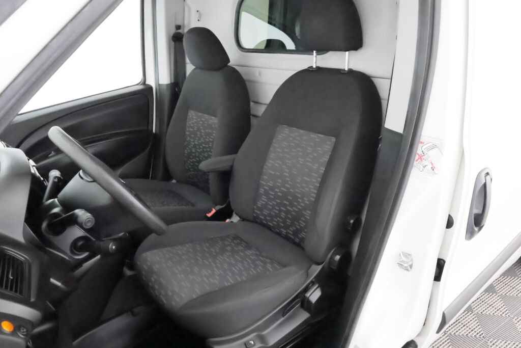 Opel Combo 2018 Valkoinen