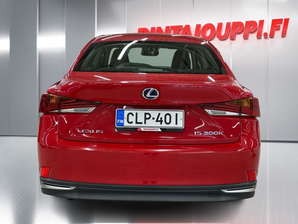 Lexus IS 2018 Punainen