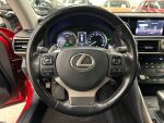Lexus IS 2018 Punainen