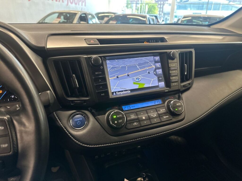 Toyota RAV4 2018 Ruskea (beige)