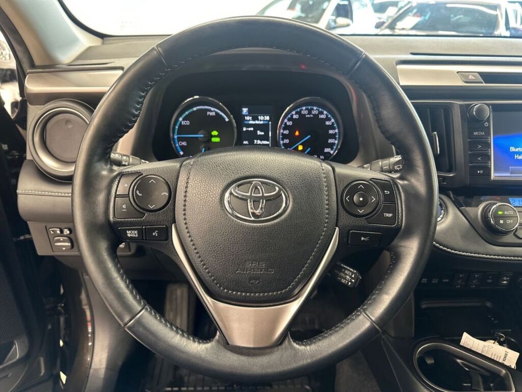 Toyota RAV4 2018 Ruskea (beige)