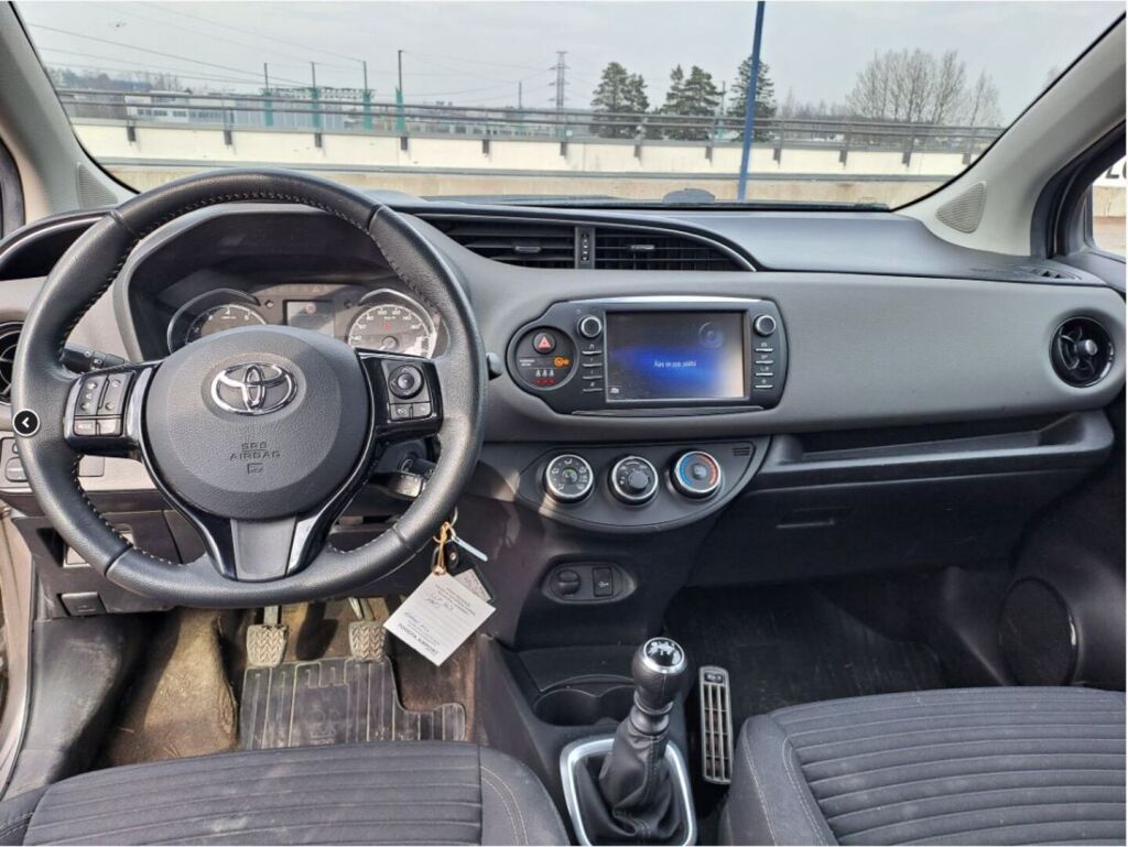 Toyota Yaris 2018 Harmaa