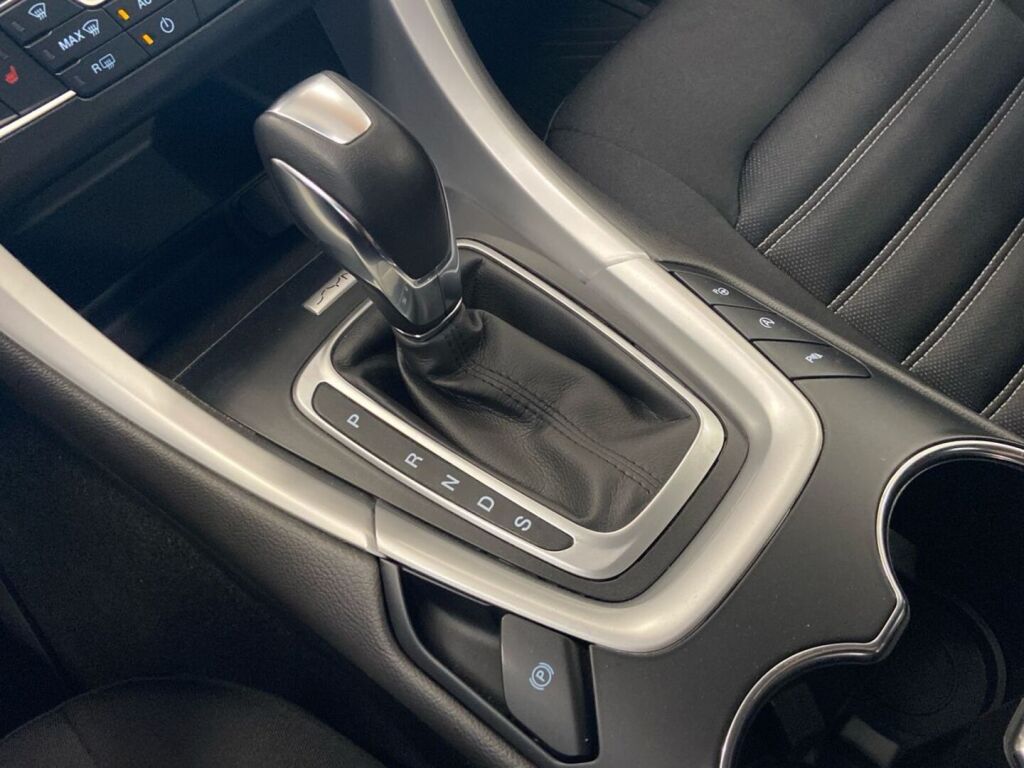 Ford Mondeo 2018 Valkoinen