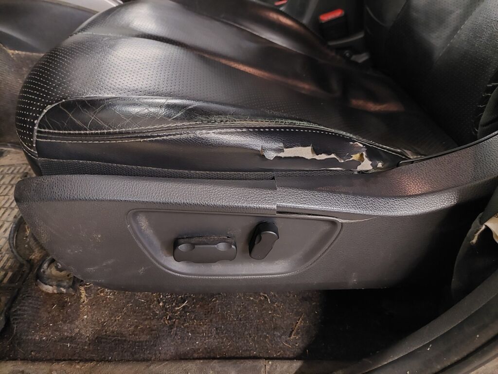 Mitsubishi L200 2015 Ruskea (beige)