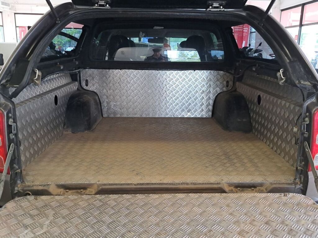 Mitsubishi L200 2015 Ruskea (beige)