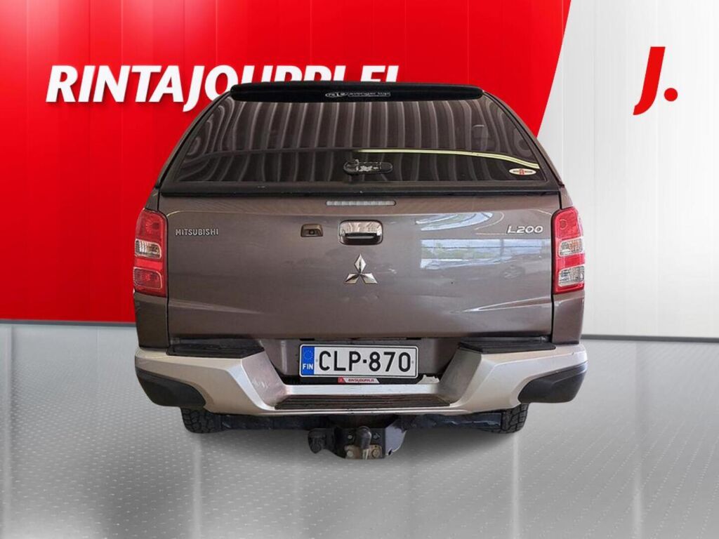 Mitsubishi L200 2015 Ruskea (beige)