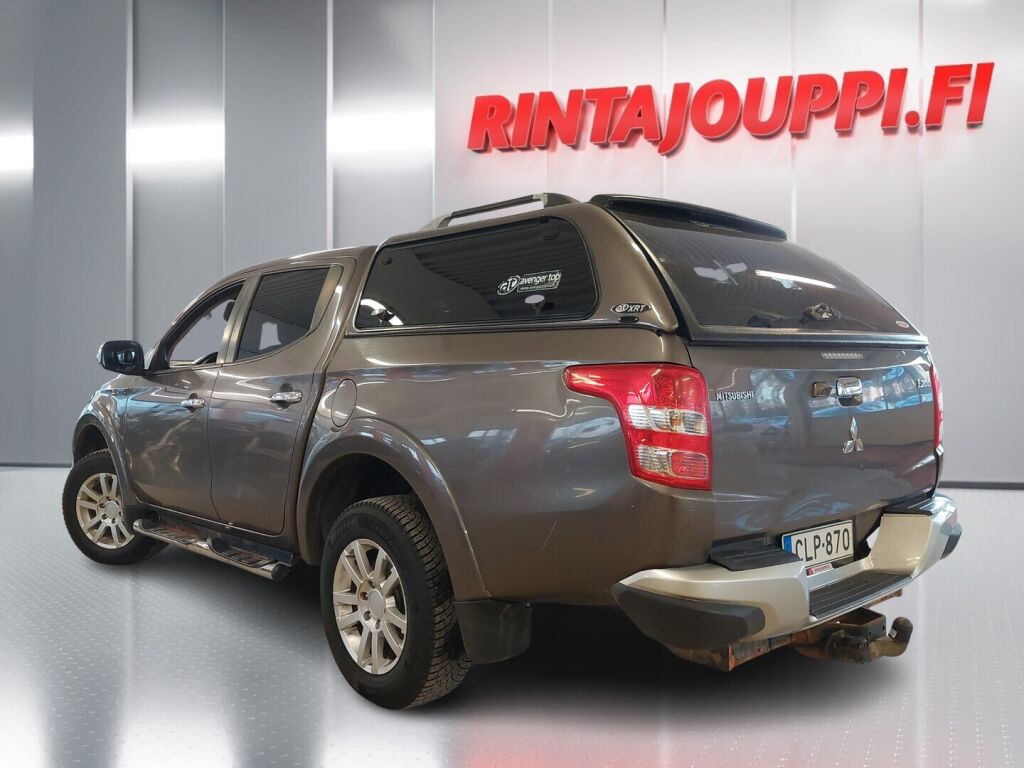 Mitsubishi L200 2015 Ruskea (beige)