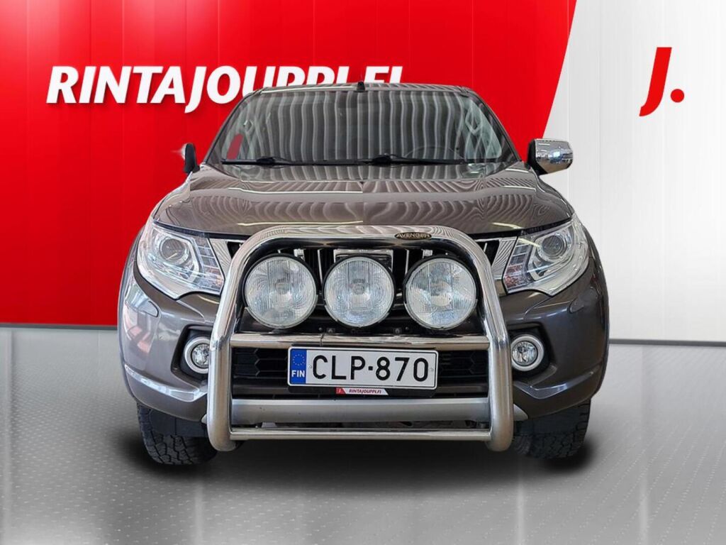 Mitsubishi L200 2015 Ruskea (beige)