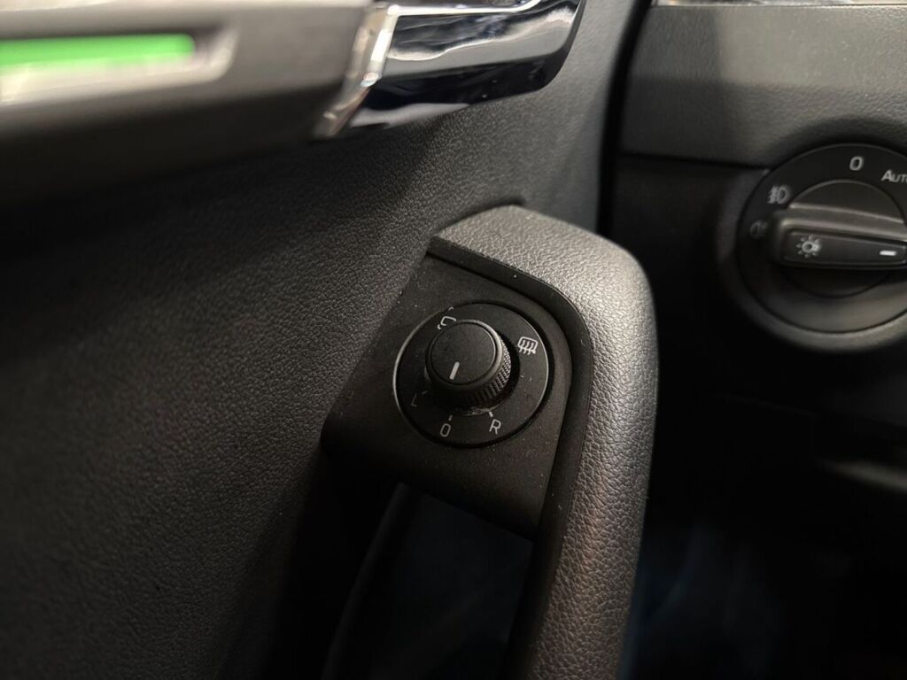 Skoda Octavia 2019 Musta