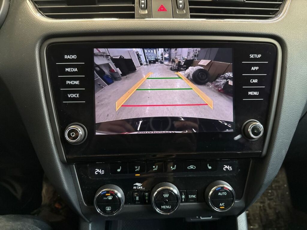 Skoda Octavia 2019 Musta