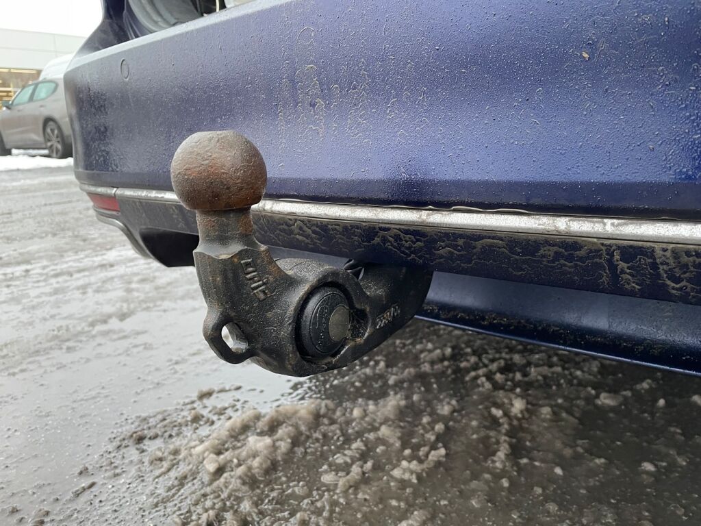 Volkswagen Passat 2018 Sininen