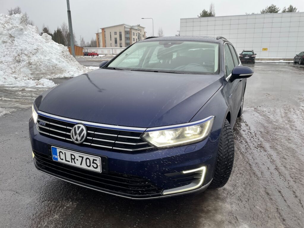 Volkswagen Passat 2018 Sininen