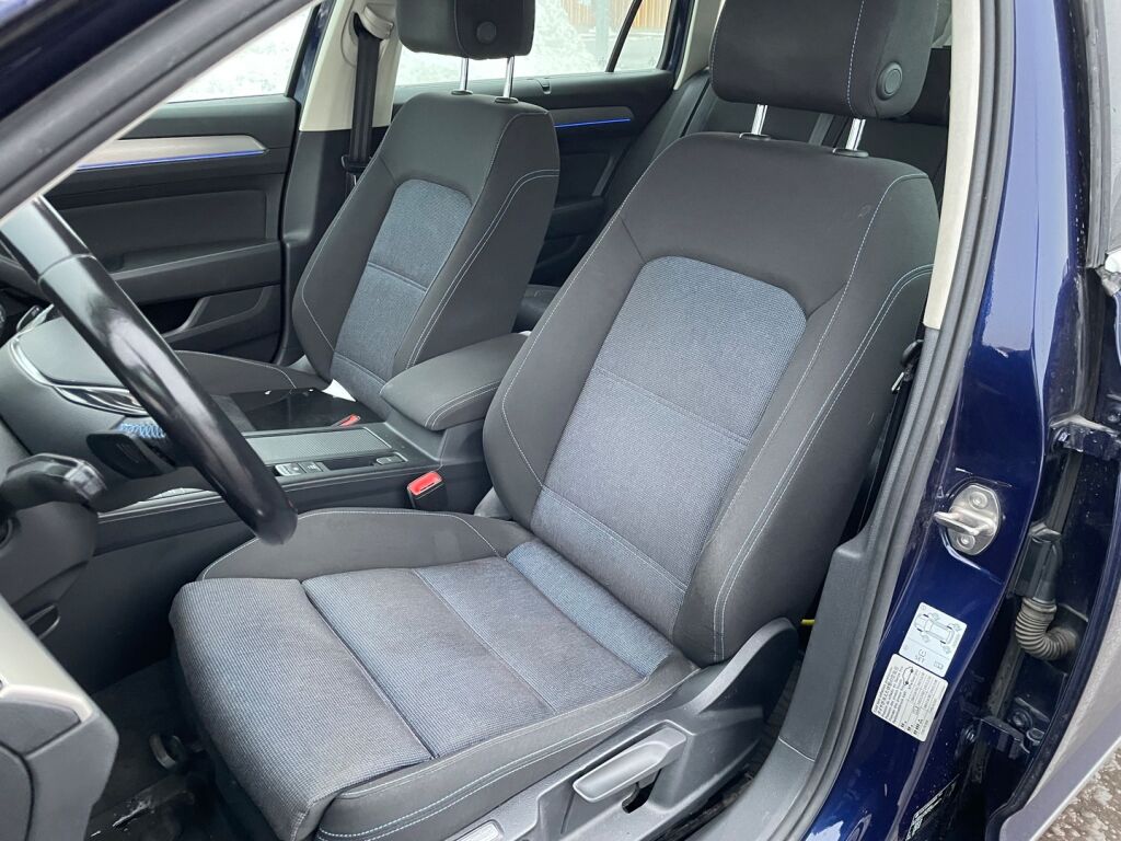 Volkswagen Passat 2018 Sininen