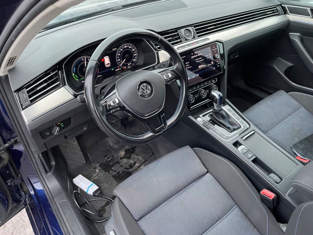 Volkswagen Passat 2018 Sininen