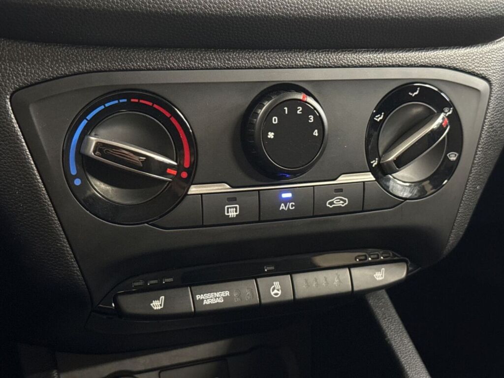 Hyundai i20 Hatchback 2019 Musta