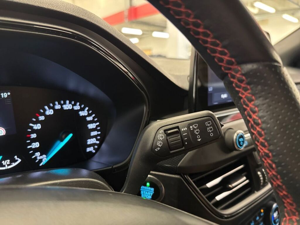 Ford Focus 2019 Valkoinen