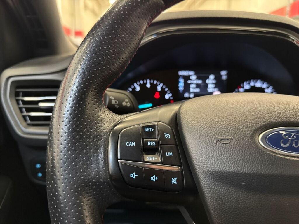 Ford Focus 2019 Valkoinen
