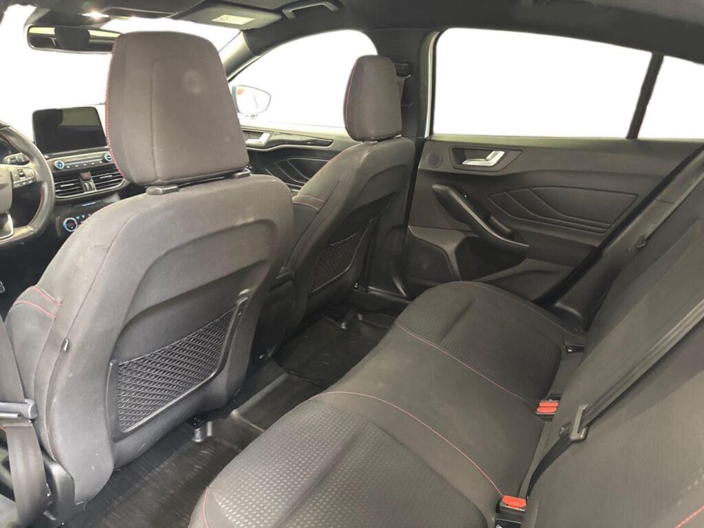 Ford Focus 2019 Valkoinen