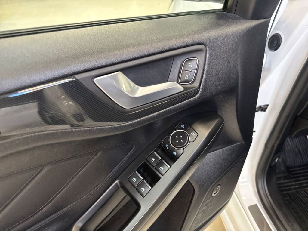 Ford Focus 2019 Valkoinen